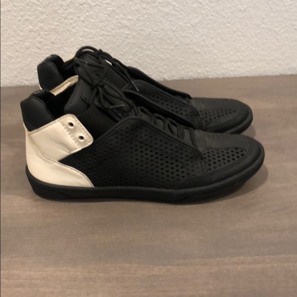 Dolce Vita high top sneakers, sz 6